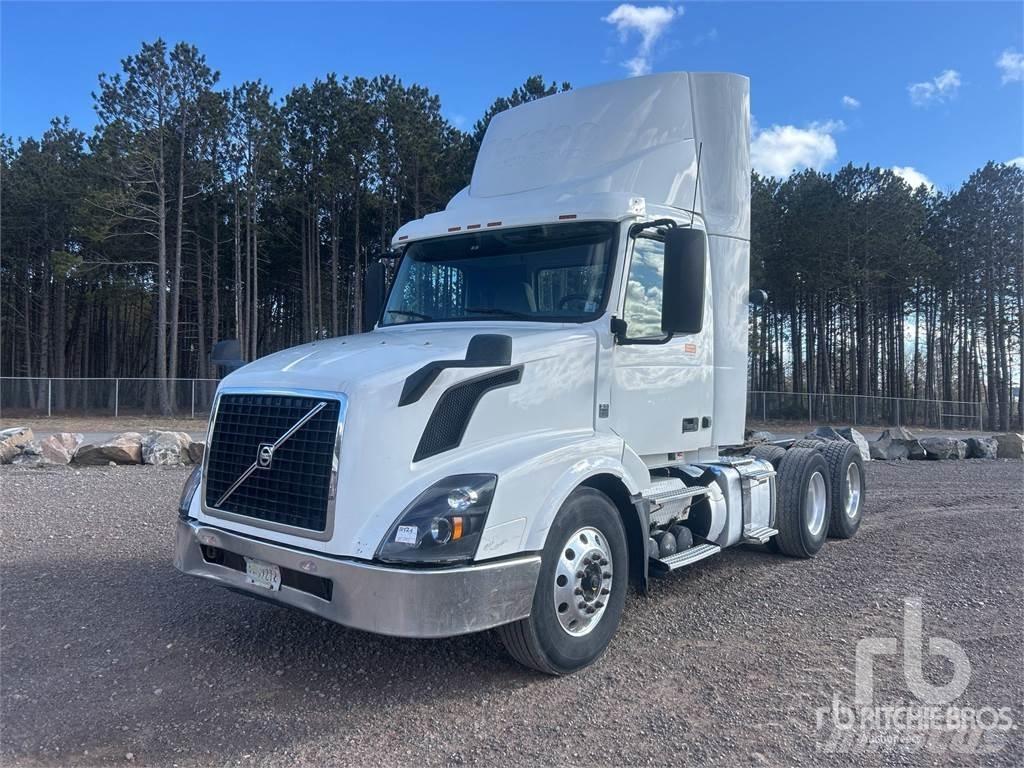 Volvo VNL Naudoti vilkikai