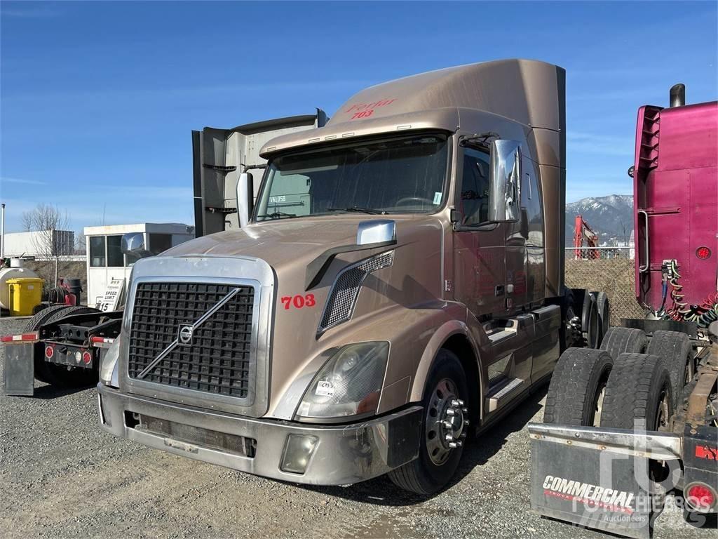 Volvo VNL Naudoti vilkikai