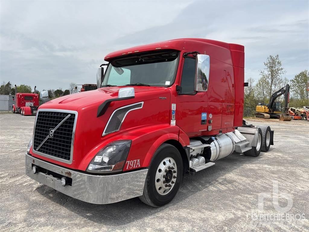 Volvo VNL Naudoti vilkikai