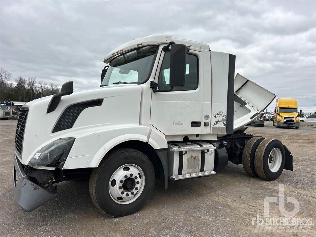 Volvo VNL Naudoti vilkikai