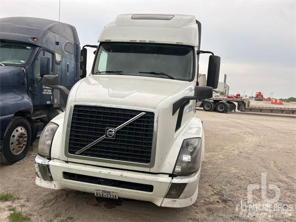 Volvo VNL Naudoti vilkikai