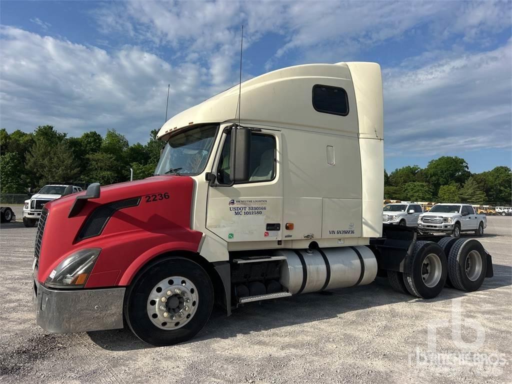 Volvo VNL Naudoti vilkikai