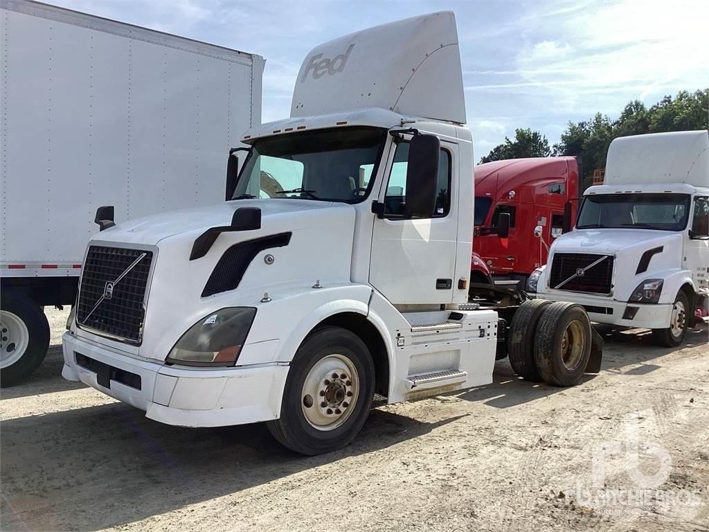 Volvo VNL Naudoti vilkikai