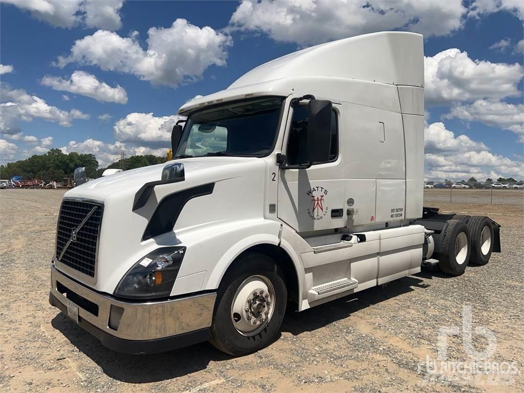 Volvo VNL Naudoti vilkikai