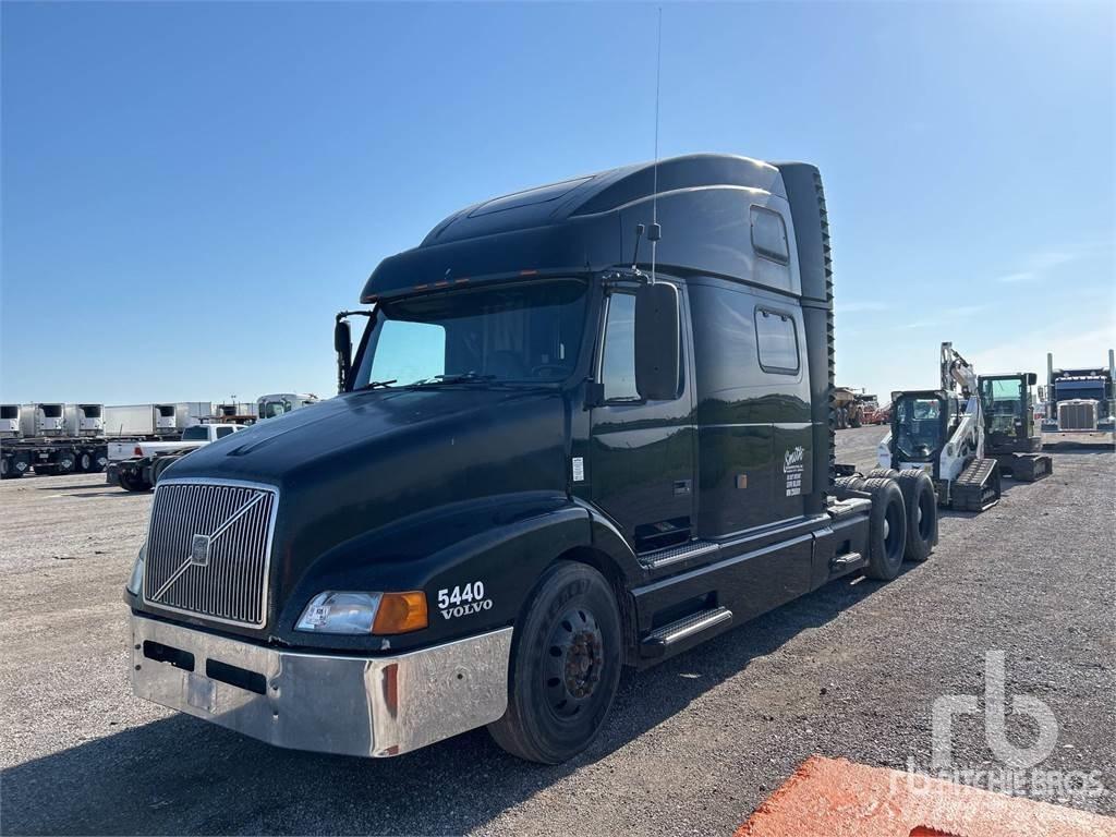 Volvo VNL 780 Naudoti vilkikai