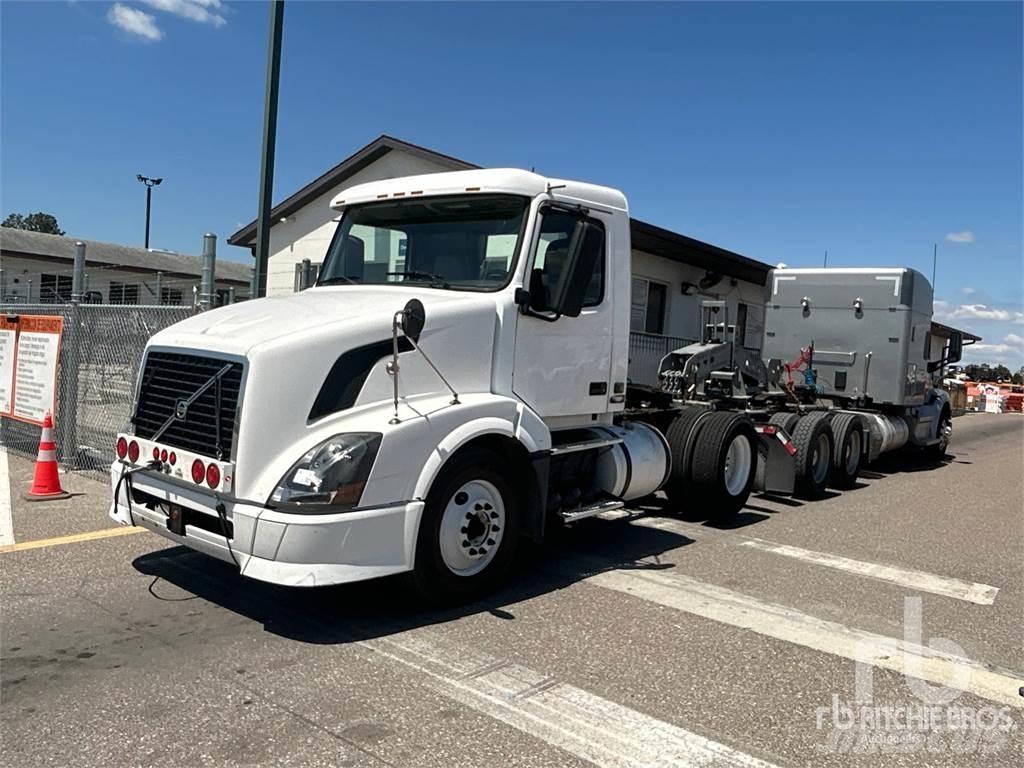 Volvo VNL300 Naudoti vilkikai