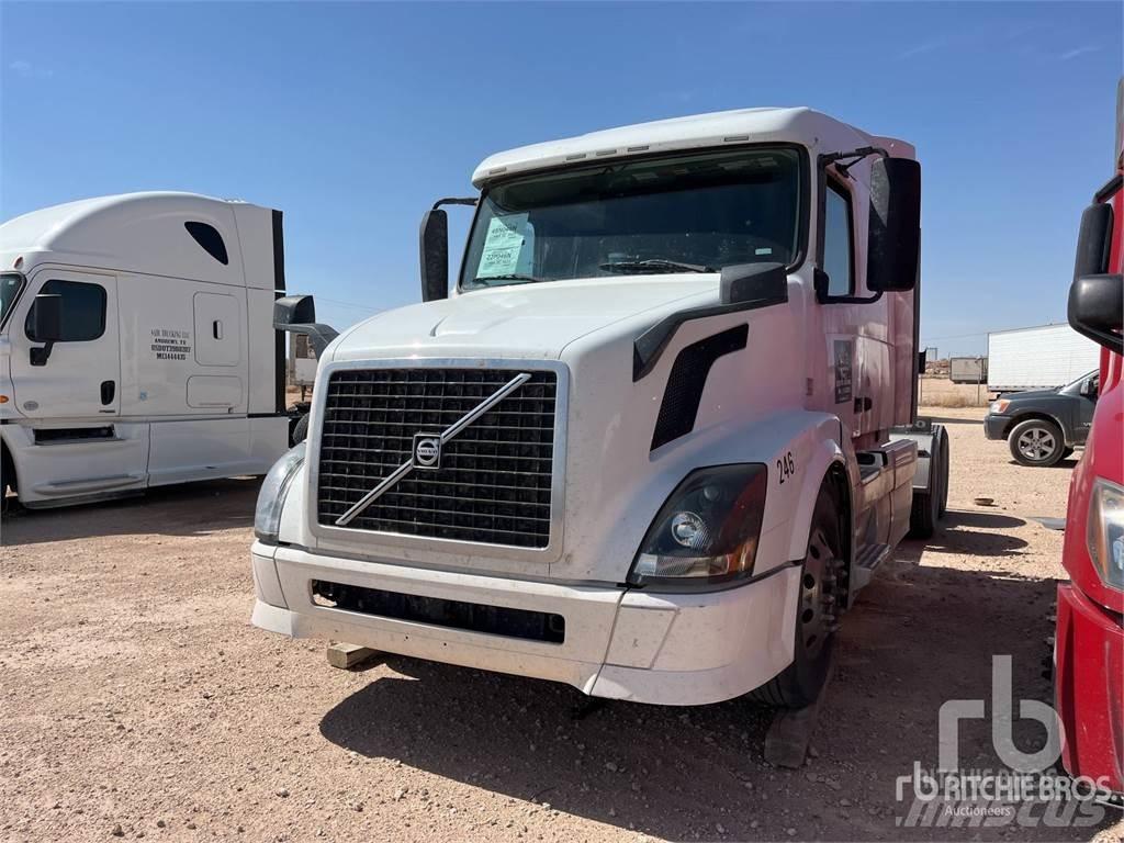 Volvo VNL630 Naudoti vilkikai