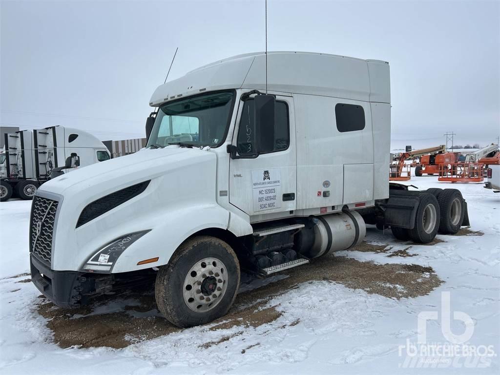Volvo VNL64T760 Naudoti vilkikai