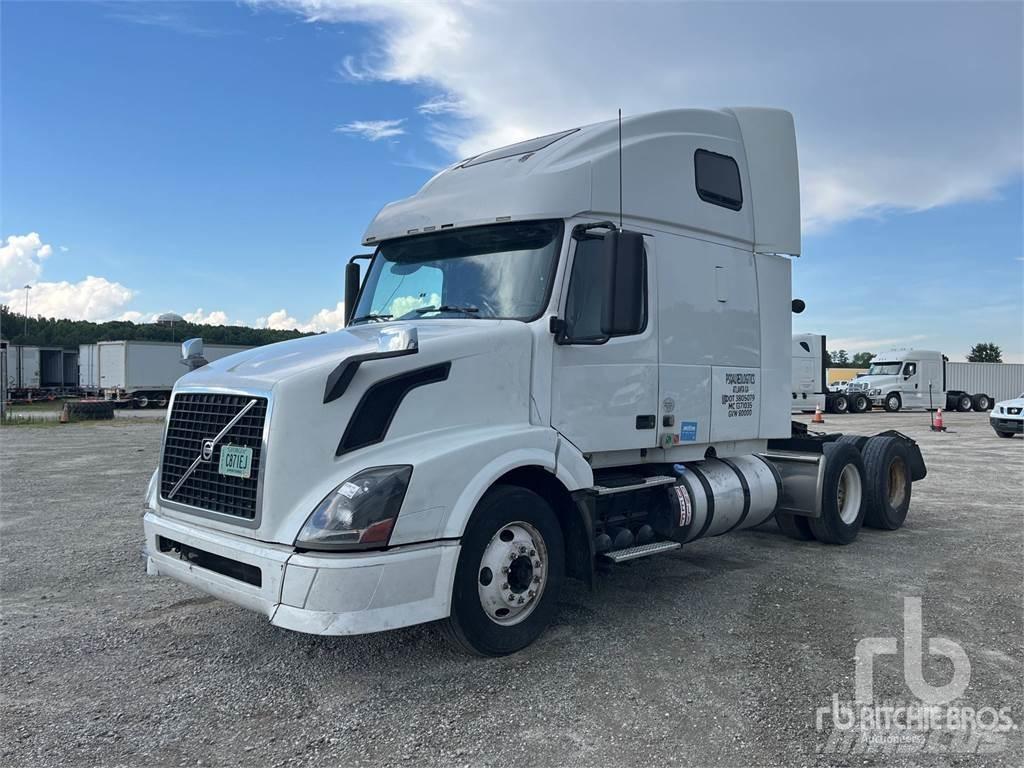 Volvo VNL670 Naudoti vilkikai