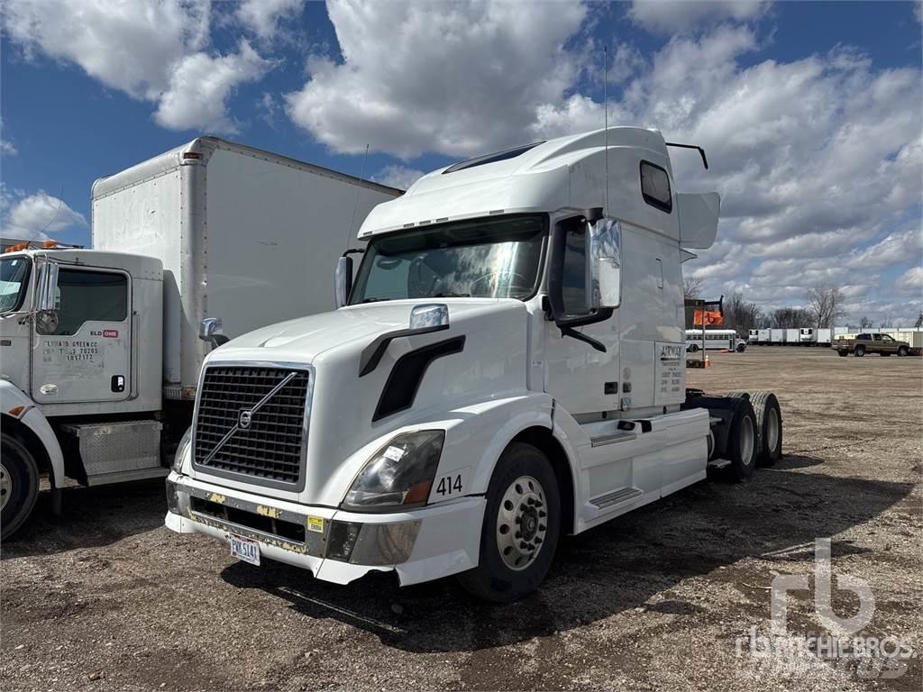 Volvo VNL670 Naudoti vilkikai