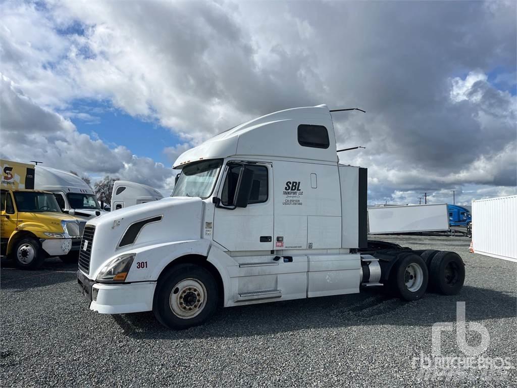 Volvo VNL670 Naudoti vilkikai