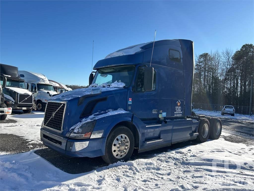 Volvo VNL670 Naudoti vilkikai