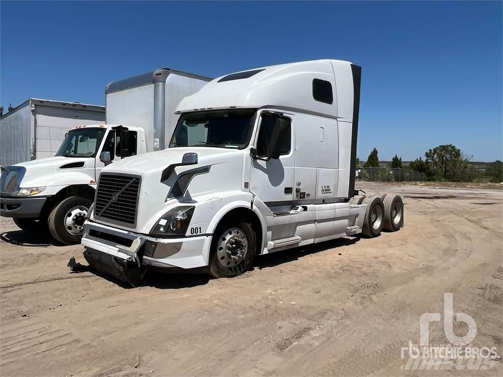 Volvo VNL670 Naudoti vilkikai