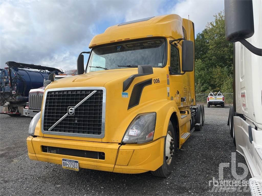 Volvo VNL670 Naudoti vilkikai