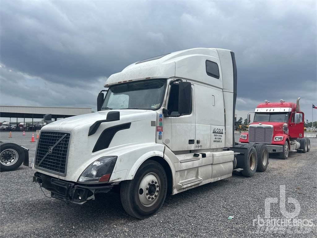Volvo VNL670 Naudoti vilkikai