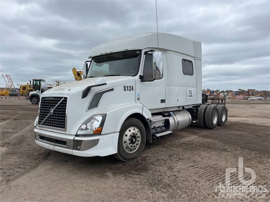 Volvo VNL730 Naudoti vilkikai
