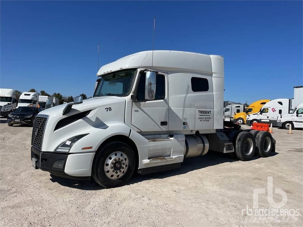 Volvo VNL740 Naudoti vilkikai