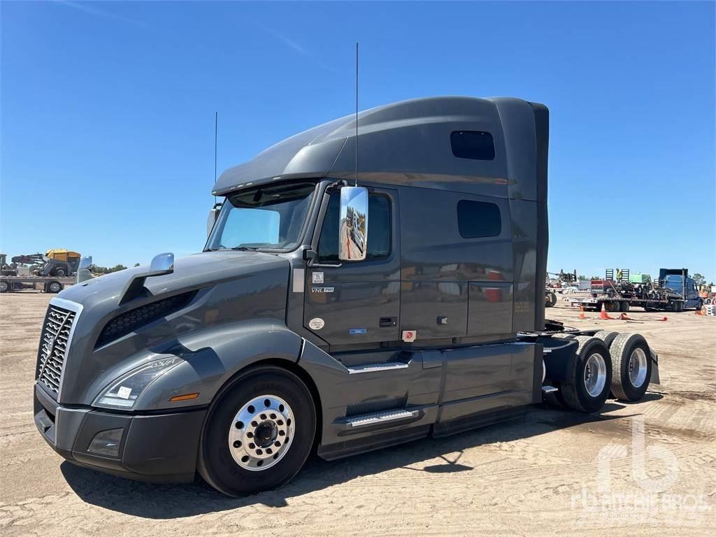 Volvo VNL760 Naudoti vilkikai