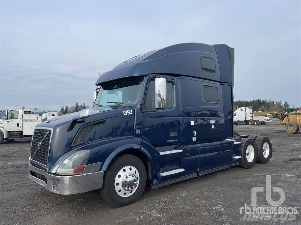 Volvo VNL780 Naudoti vilkikai