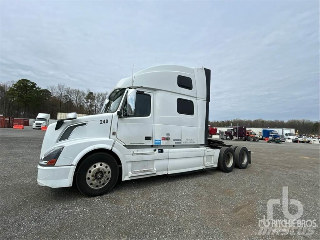 Volvo VNL780 Naudoti vilkikai
