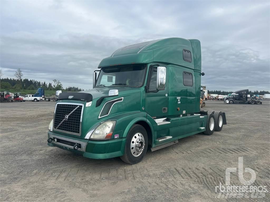 Volvo VNL780 Naudoti vilkikai