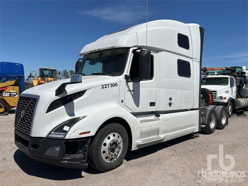 Volvo VNL860 Naudoti vilkikai