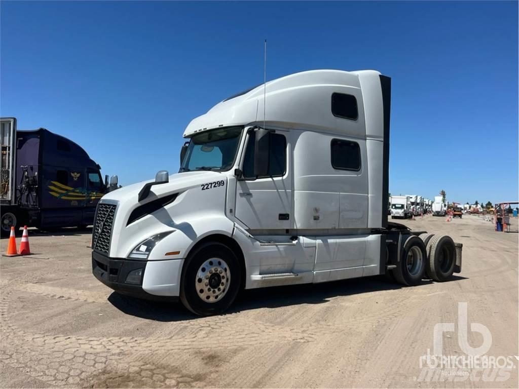 Volvo VNL860 Naudoti vilkikai