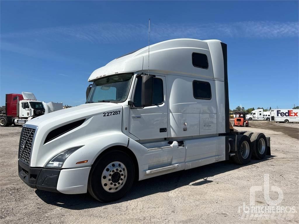 Volvo VNL860 Naudoti vilkikai