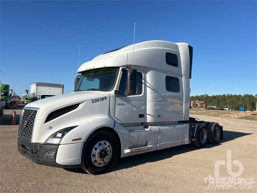 Volvo VNL860 Naudoti vilkikai