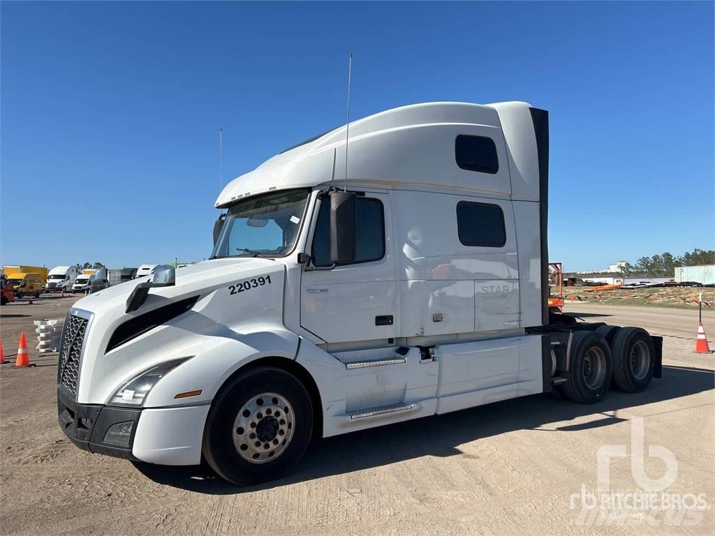 Volvo VNL860 Naudoti vilkikai