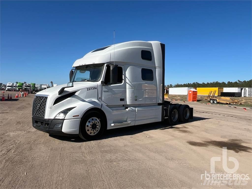 Volvo VNL860 Naudoti vilkikai