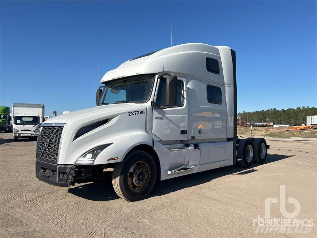 Volvo VNL860 Naudoti vilkikai