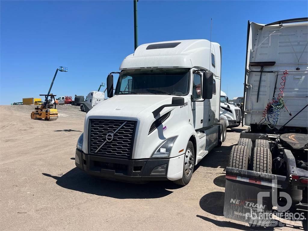 Volvo VNL860 Naudoti vilkikai