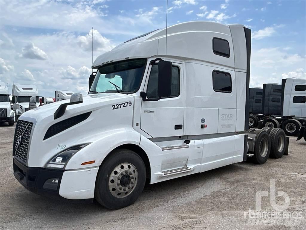 Volvo VNL860 Naudoti vilkikai