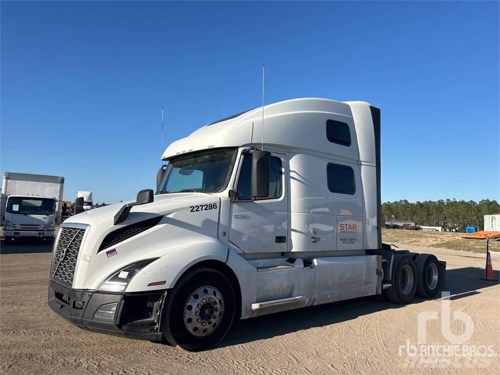 Volvo VNL860 Naudoti vilkikai
