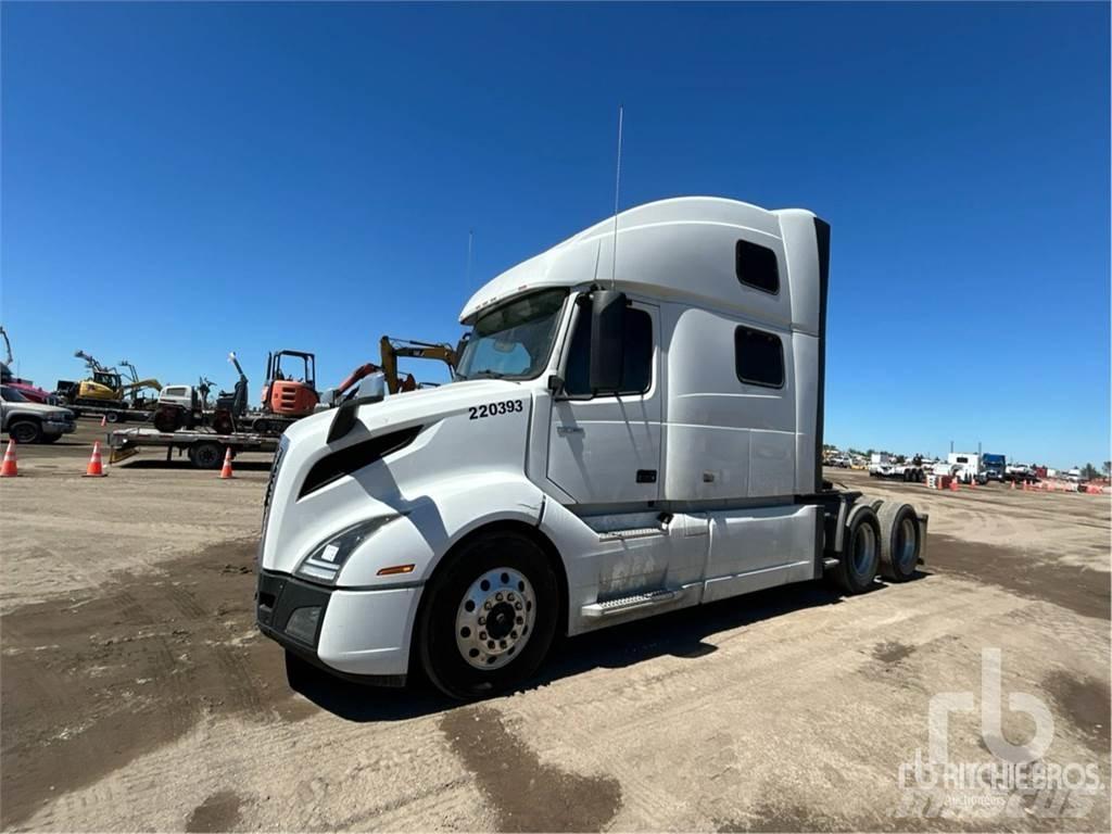 Volvo VNL860 Naudoti vilkikai