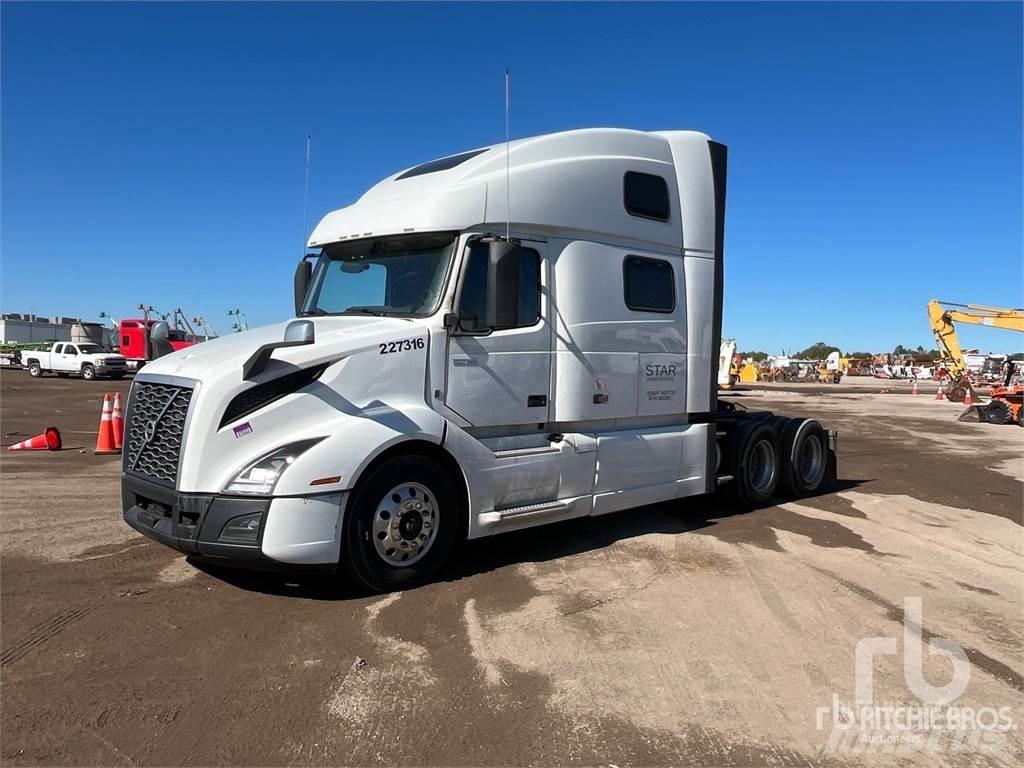 Volvo VNL860 Naudoti vilkikai