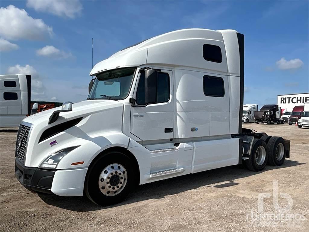Volvo VNL860 Naudoti vilkikai