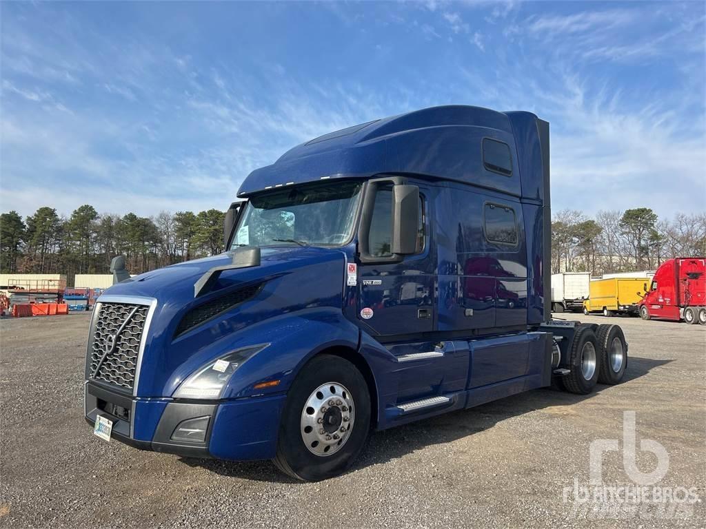 Volvo VNL860 Naudoti vilkikai