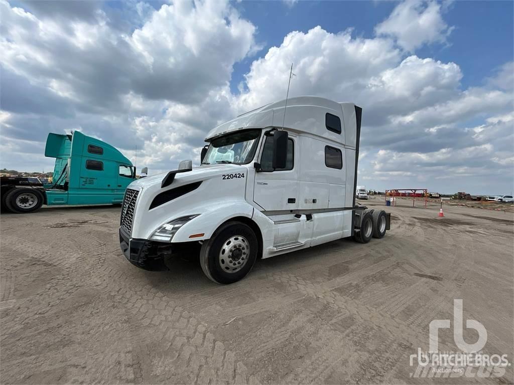Volvo VNL860 Naudoti vilkikai