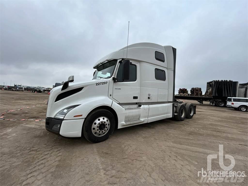 Volvo VNL860 Naudoti vilkikai