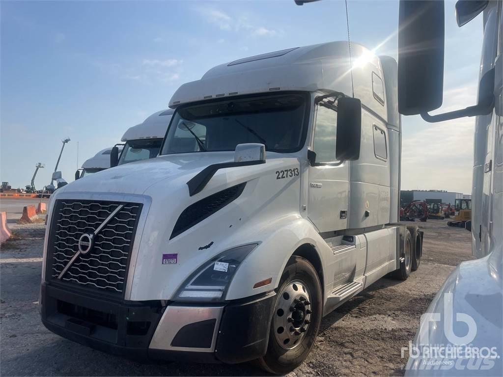 Volvo VNL860 Naudoti vilkikai