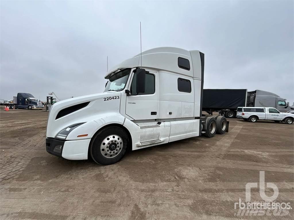 Volvo VNL860 Naudoti vilkikai