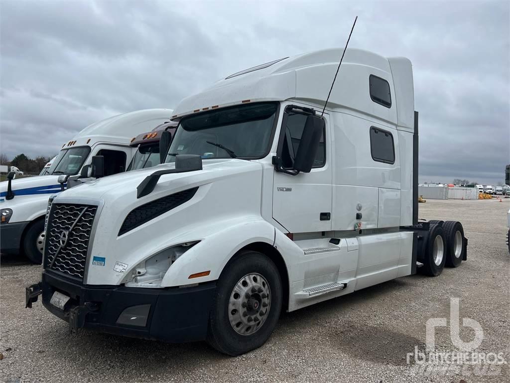 Volvo VNL860 Naudoti vilkikai