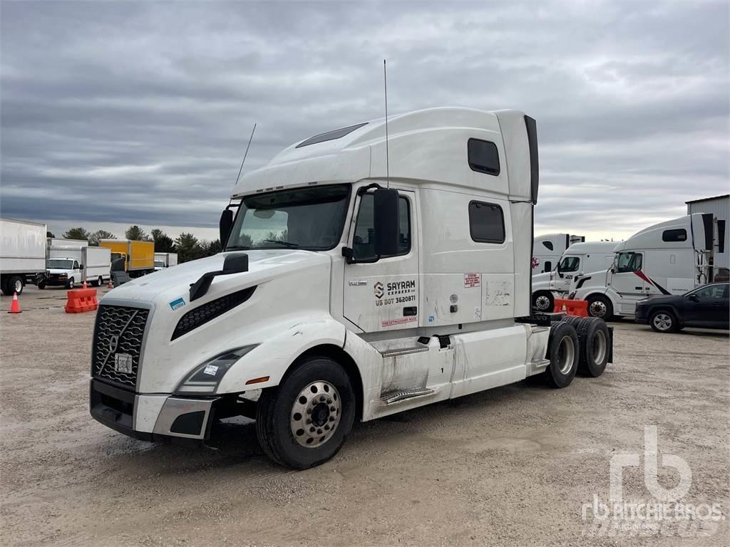 Volvo VNL860 Naudoti vilkikai