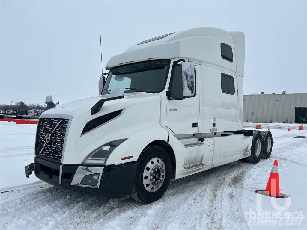 Volvo VNL860 Naudoti vilkikai