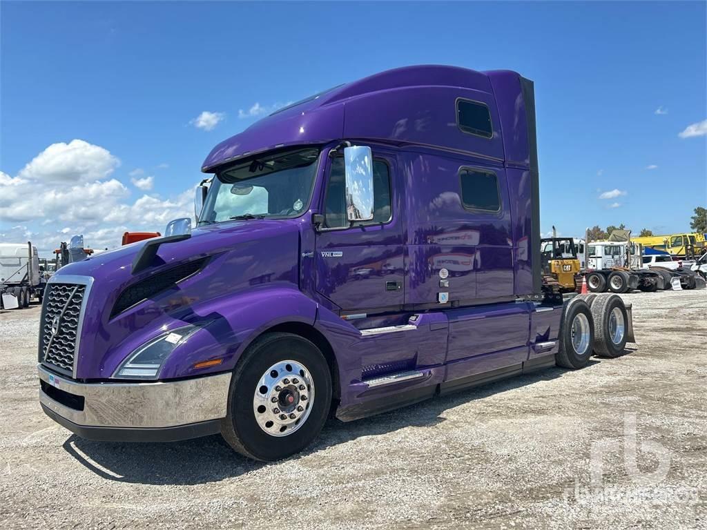Volvo VNL860 Naudoti vilkikai