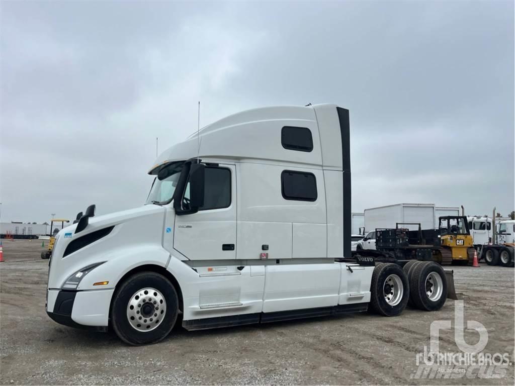 Volvo VNL860 Naudoti vilkikai