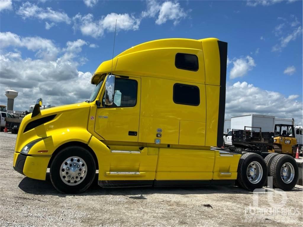 Volvo VNL860 Naudoti vilkikai
