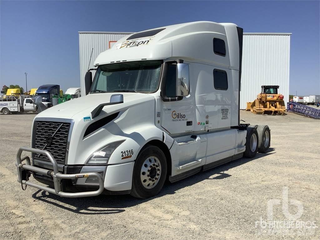 Volvo VNL860 Naudoti vilkikai